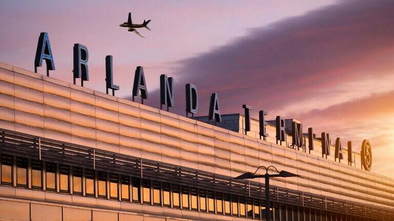 Arlanda airport airplane