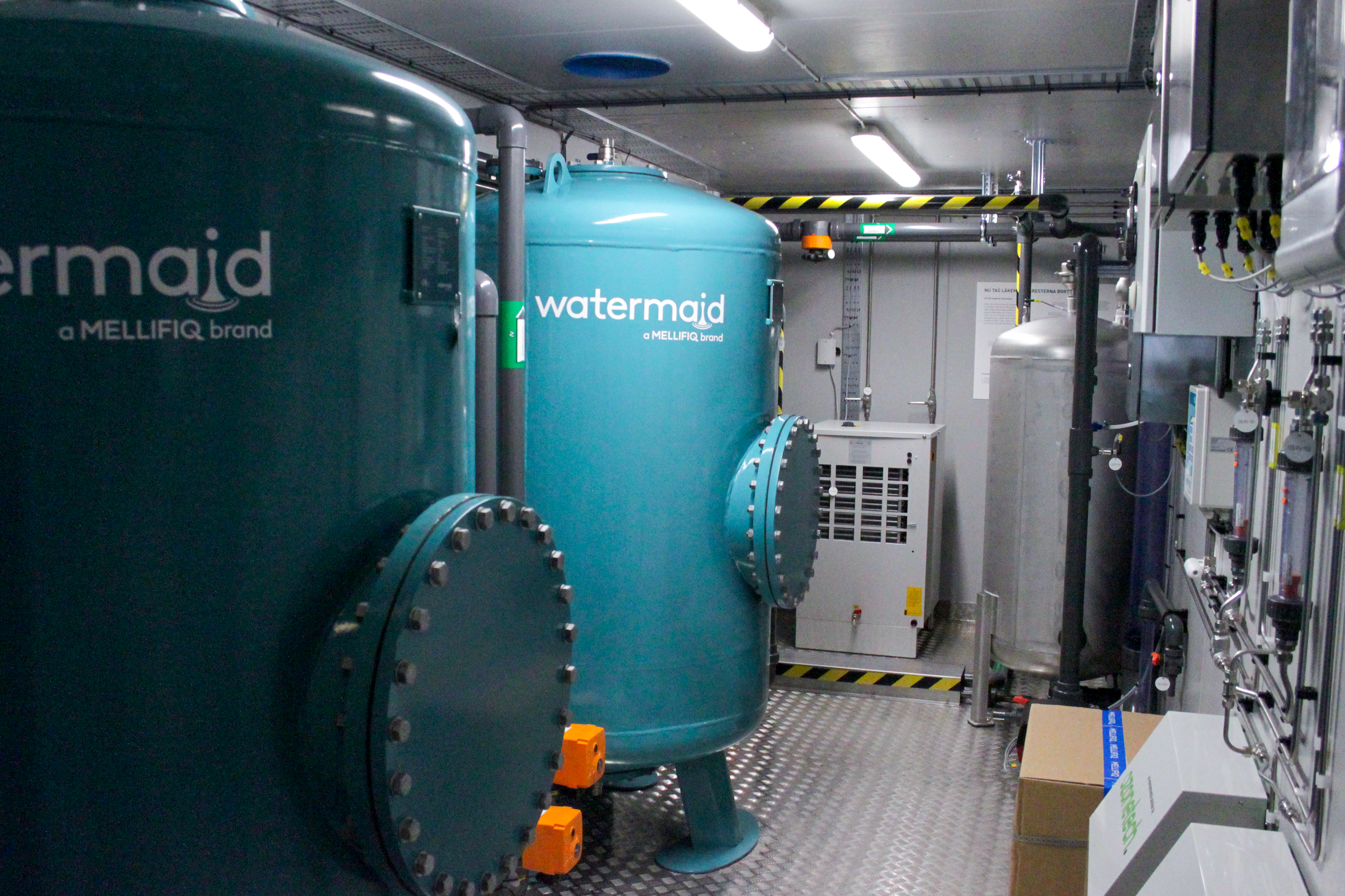Mobile system for treating PFAS in remote areas consisting of advanced oxidation, particle filtration and adsorption